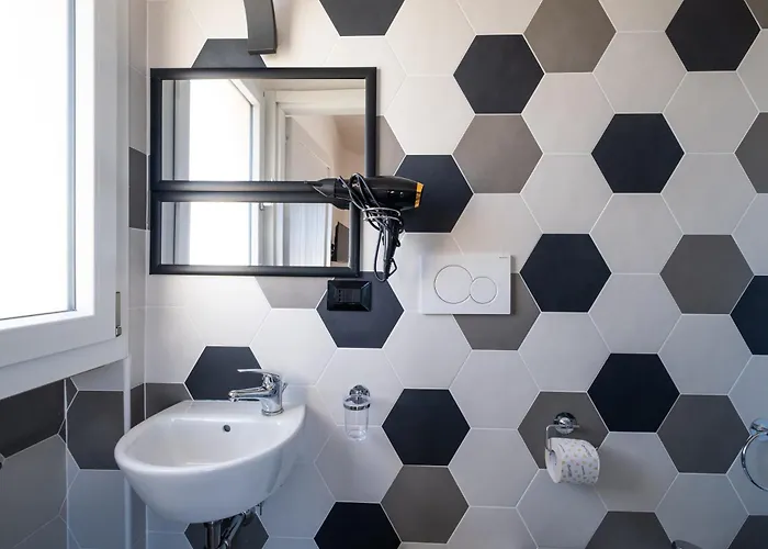 Gaudi - Sagrada Sant Isidoro (Apulia)