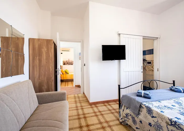 Gaudi - Sagrada Sant Isidoro (Apulia)