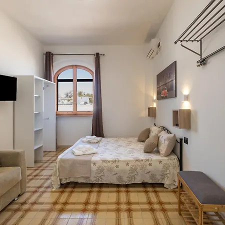 Gaudi - Sagrada Holiday home Sant Isidoro (Apulia)